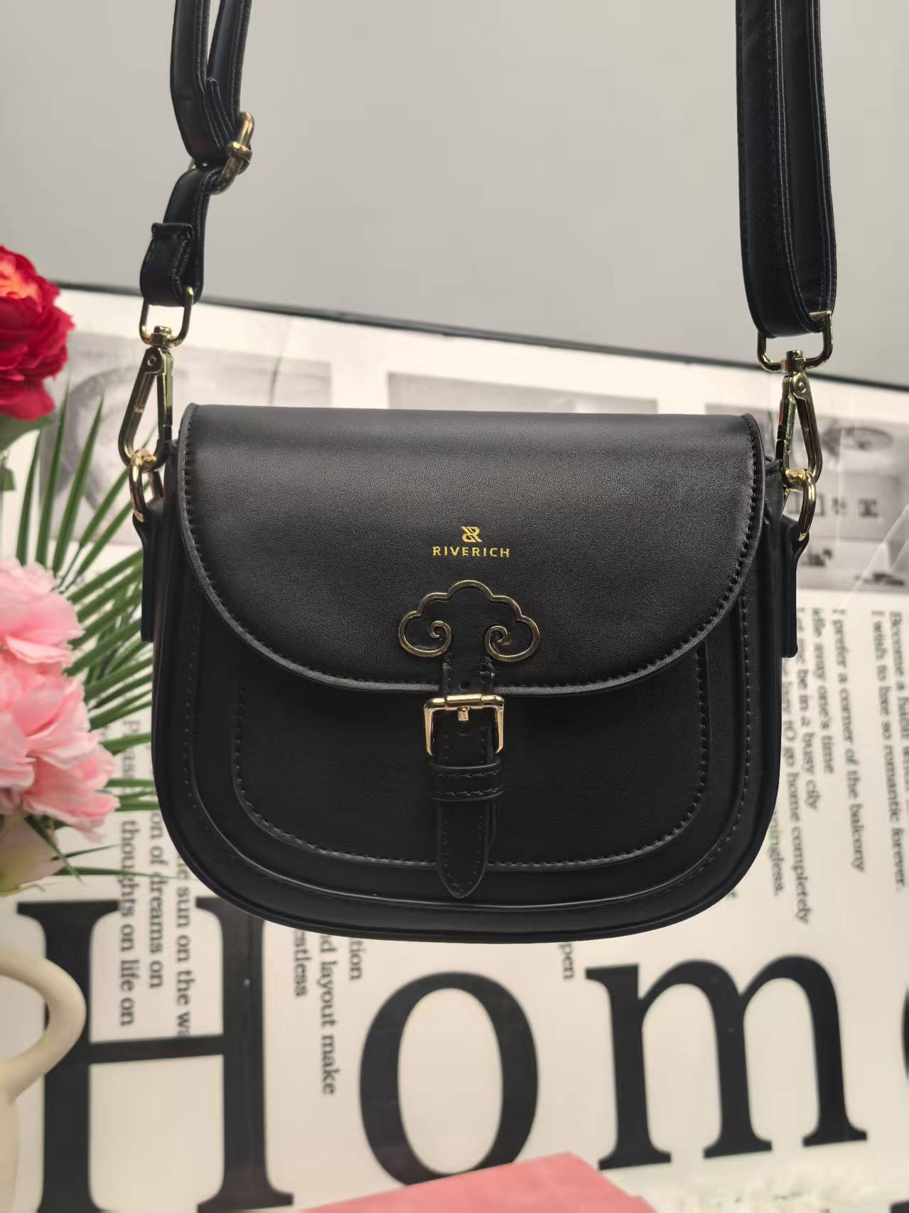 Ruyi saddle bag with spiral pattern