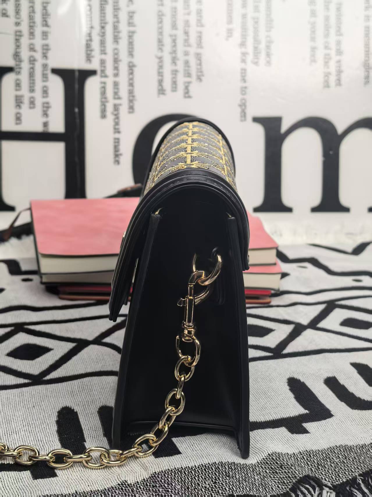 Forbidden City Gate Flower Crossbody Bag